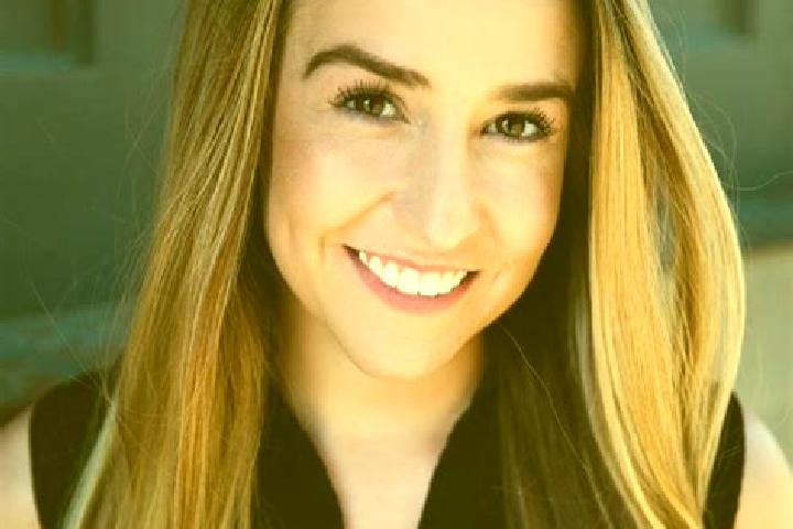Ellie, 29 — Escort in Rushanzhai, China