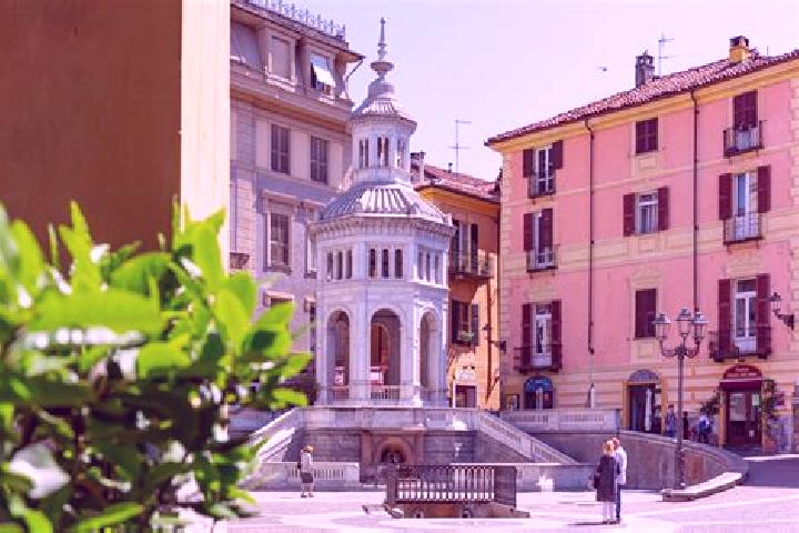 Ellie, 29 — Escort in Vergato, Italy