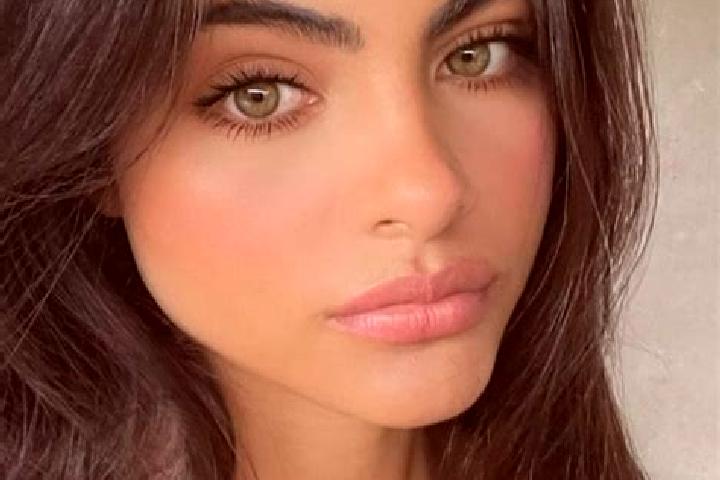 Ellie, 30, a brunette dark-eyed middle eastern companion based in Braffedon. Offering Prostate Massage, Dinner Date, Striptease, BDSM, GFE. Available for inc...