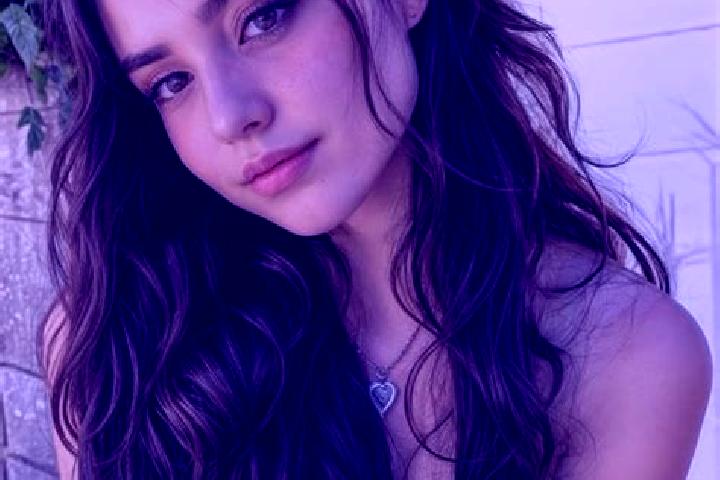 Ellie, 30, a brunette hazel-eyed middle eastern companion based in Aliuroba. Offering Travel Companion, Roleplay, GFE, Dinner Date, Prostate Massage. Availab...