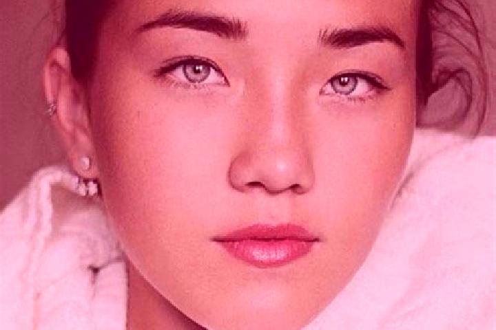 Ellie, 30, a chestnut grey-eyed caucasian companion based in Darlinghurst. Offering Massage, 69, Dinner Date, Roleplay. Available for incall and outcall, ove...