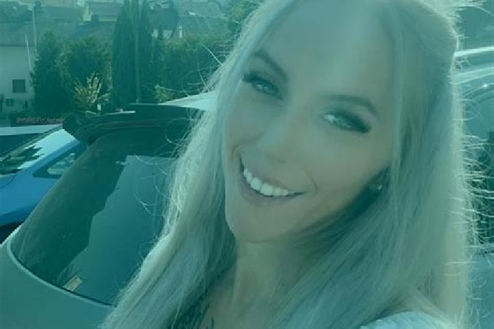 Ellie, 30 — Escort in Birlenbach, Germany