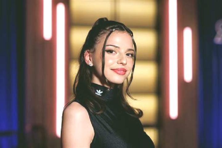 Ellie, 30 — Escort in Csomor, Hungary