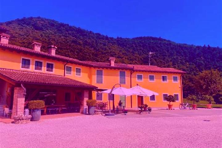 Ellie, 30 — Escort in San Martino Bassa, Italy