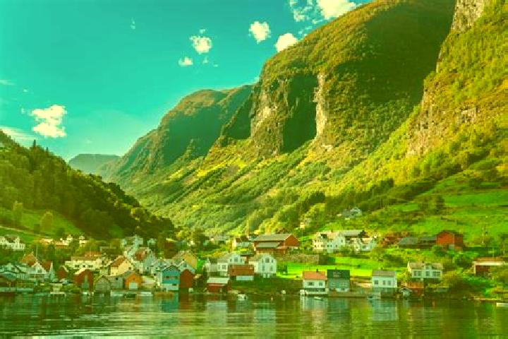 Ellie, 30 — Escort in Skalevik, Norway