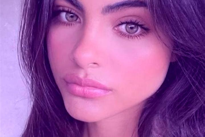 Ellie, 31, a black dark-eyed indian companion based in Karakalpakiya. Offering Fetish, Striptease, BDSM. Available for incall and outcall, day and evening da...