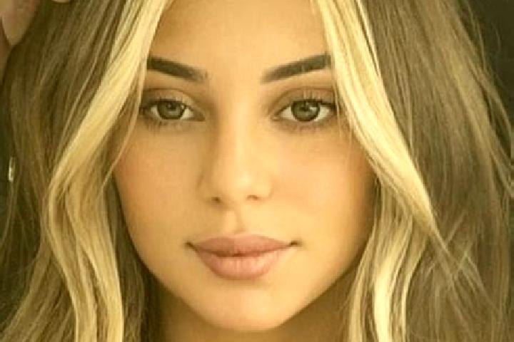 Ellie, 31, a blonde brown-eyed ebony companion based in Larce. Offering Massage, 69, Couples. Available for incall and outcall, overnight bookings available.