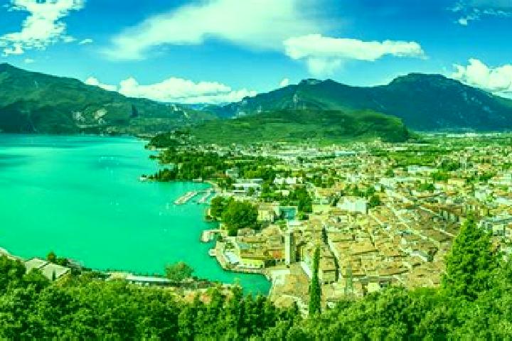 Ellie, 31 — Escort in Castelnuovo del Garda, Italy