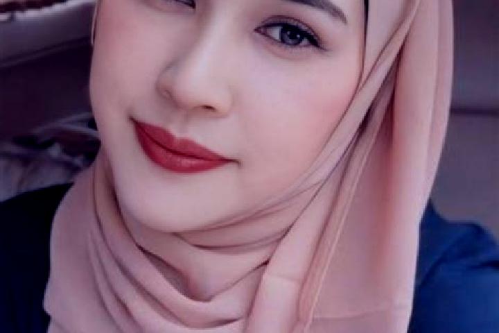 Ellie, 31 — Escort in Cikadu Wetan, Indonesia