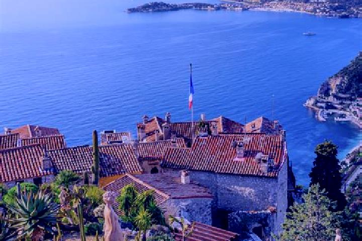 Ellie, 31 — Escort in Eze, France