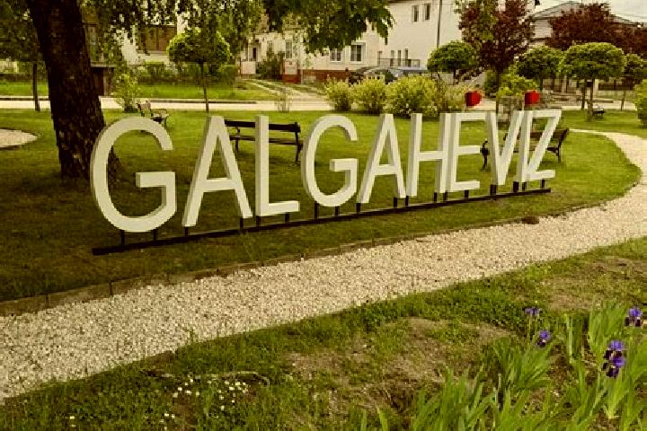 Ellie, 31 — Escort in Galgaheviz, Hungary