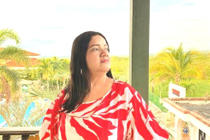 Ellie, 31 — Escort in Paicol, Colombia