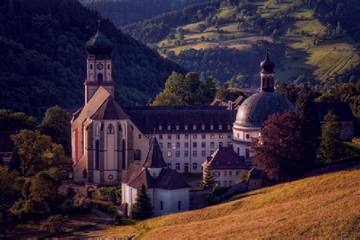 Ellie, 31 — Escort in Rhinau, France