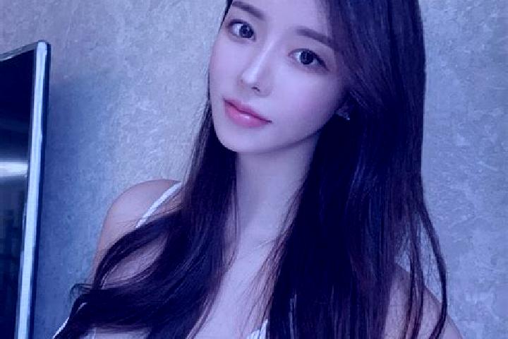Ellie, 31 — Escort in Shangjiangxu, China