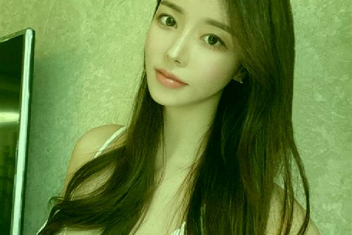 Ellie, 31 — Escort in Xinpeicun, China