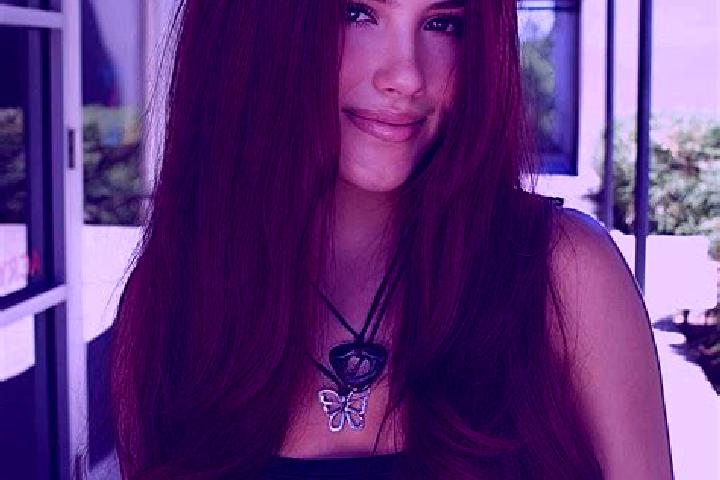 Ellie, 32, a auburn dark-eyed mediterranean companion based in Zlebe. Offering BDSM, OWO, Dinner Date. Available for incall and outcall, overnight bookings a...