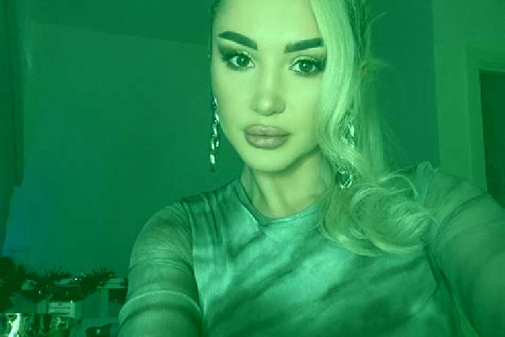 Ellie, 32, a blonde brown-eyed middle eastern companion based in Pestera. Offering Domination, GFE, Erotic Massage, Fetish. Available for incall and outcall,...