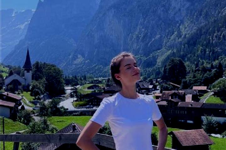 Ellie, 32 — Escort in Gals, Switzerland