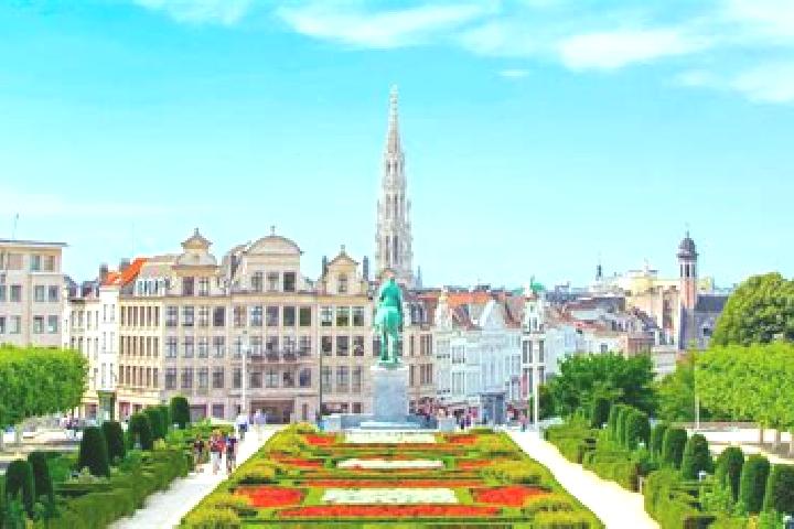 Ellie, 32 — Escort in Lasne-Chapelle-Saint-Lambert, Belgium