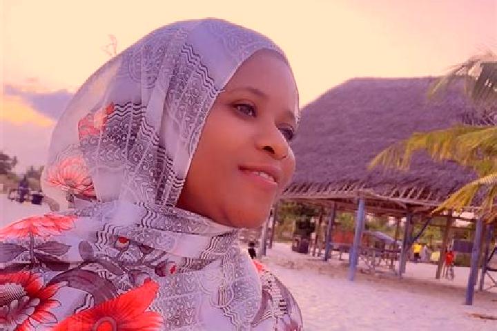 Ellie, 32 — Escort in Mkoani, Tanzania