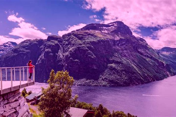 Ellie, 32 — Escort in Nordfjordeid, Norway
