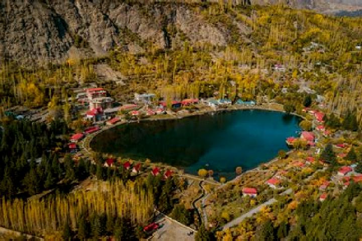 Ellie, 32 — Escort in Shinpokh, Pakistan