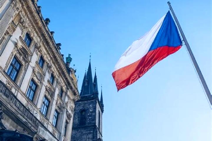 Ellie, 32 — Escort in Stankov, Czech Republic