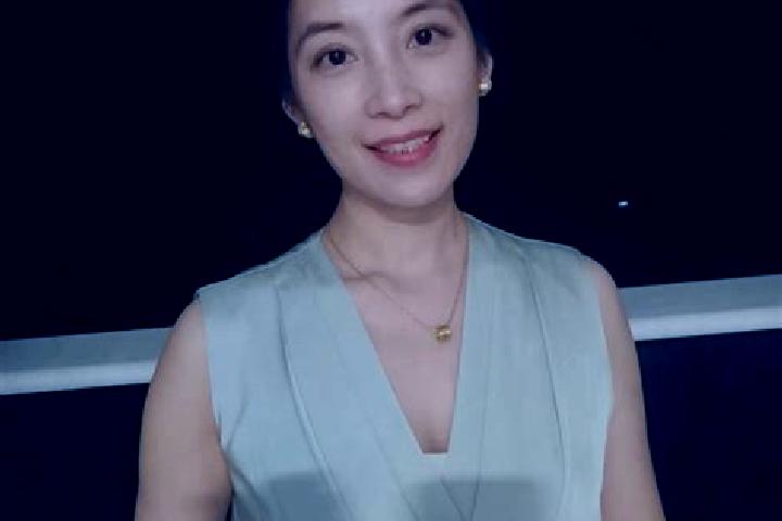 Ellie, 32 — Escort in Yanhong, China