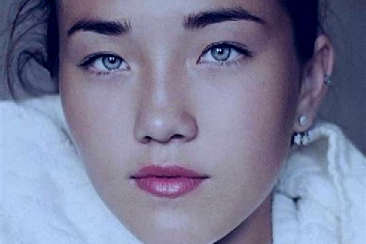 Ellie, 33, a black grey-eyed caucasian companion based in Waldthurn. Offering Overnight, Girlfriend Experience. Available for incall and outcall, day and eve...