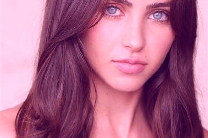 Ellie, 33, a brunette blue-eyed latina companion based in Santa Elena. Offering A-Level, Duos. Available for incall and outcall, overnight bookings available.