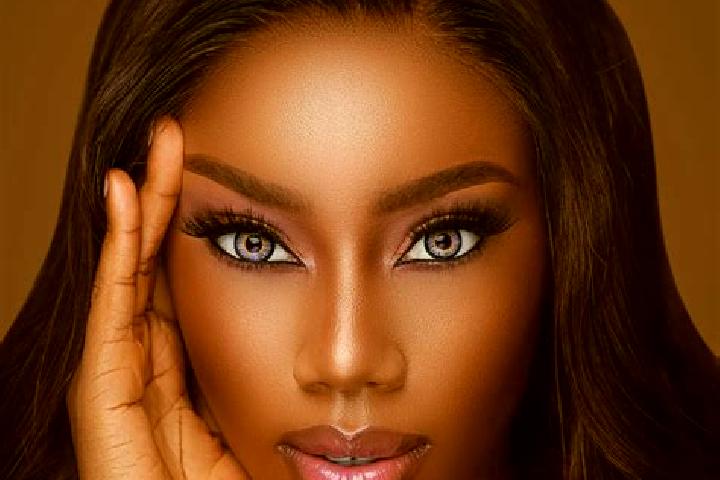 Ellie, 33, a red blue-eyed ebony companion based in Kotesova. Offering Deep French Kissing, 69, Travel Companion, Domination. Available for incall and outcal...