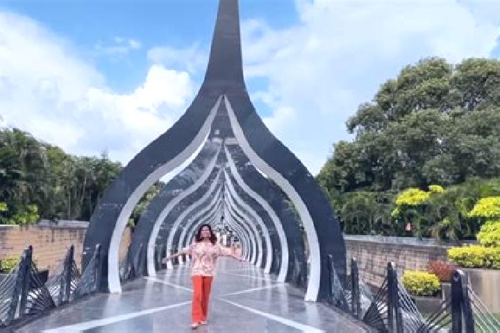 Ellie, 33 — Escort in Avaniyapuram, India