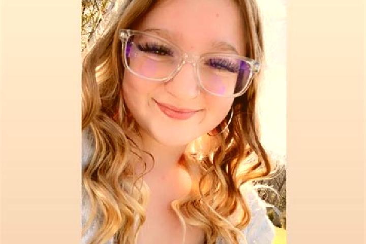 Ellie, 33 — Escort in Belington, United States
