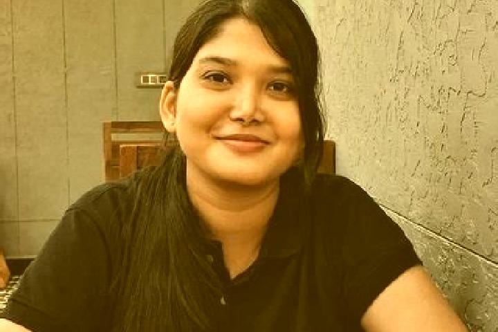 Ellie, 33 — Escort in Patharia, India