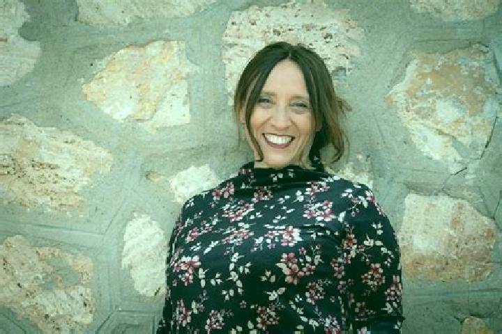 Ellie, 33 — Escort in Telti, Italy