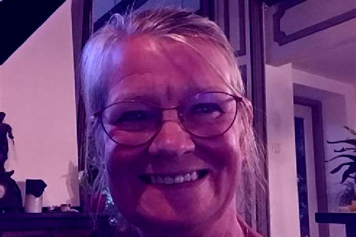 Ellie, 33 — Escort in Uithuizermeeden, Netherlands