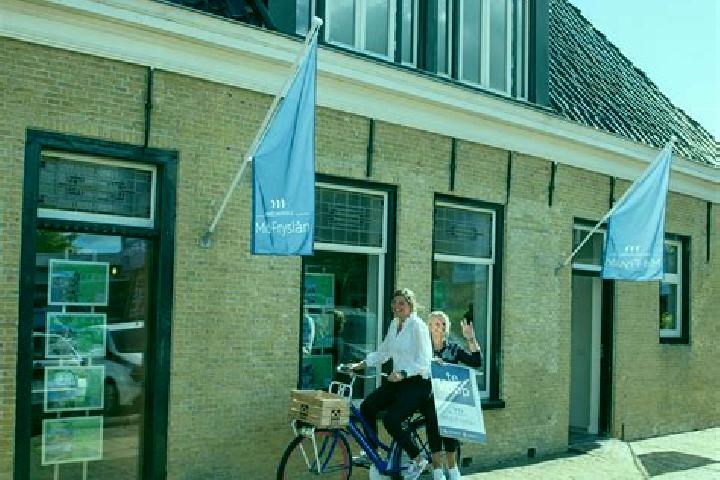 Ellie, 33 — Escort in Voorhout, Netherlands