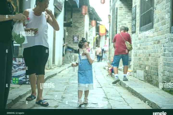 Ellie, 33 — Escort in Yangloudong, China