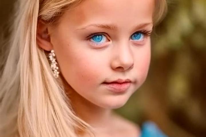 Ellie, 34, a blonde blue-eyed asian companion based in Amparo. Offering A-Level, Prostate Massage, Couples, Roleplay, Duos. Available for incall and outcall,...