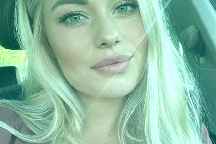 Ellie, 34, a blonde hazel-eyed caribbean companion based in Bicestii de Jos. Offering Massage, GFE, Duos, Party Girl. Available for incall and outcall, day a...