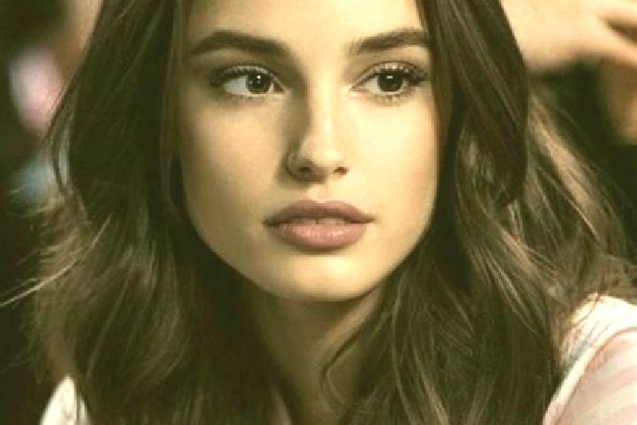 Ellie, 34, a brunette brown-eyed middle eastern companion based in Chaykino. Offering Erotic Massage, Fetish, Party Girl. Available for incall and outcall, o...