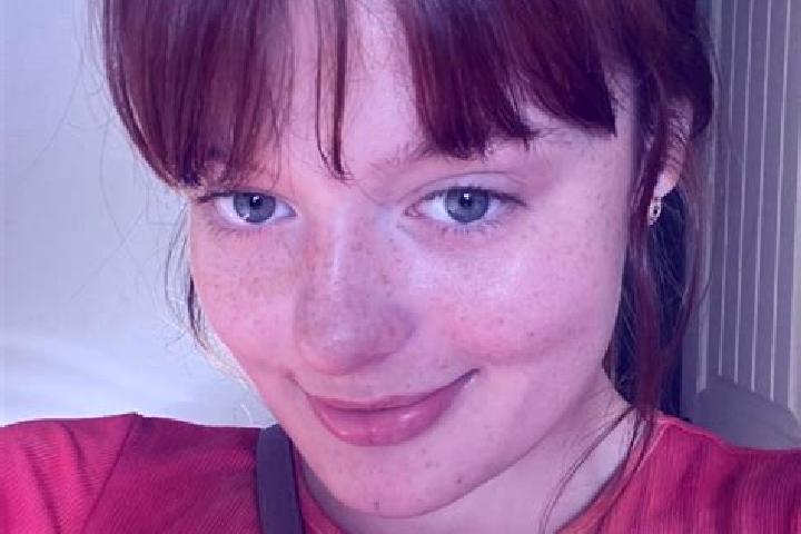 Ellie, 34, a red brown-eyed caucasian companion based in Dolo. Offering BDSM, Massage, Domination, Roleplay. Available for incall and outcall, overnight book...