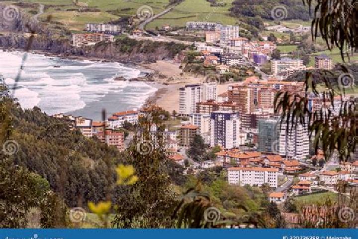 Ellie, 34 — Escort in Bakio, Spain