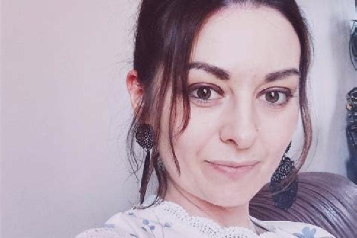 Ellie, 34 — Escort in Bussiere-Galant, France