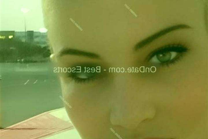 Ellie, 34 — Escort in Clintonville, United States