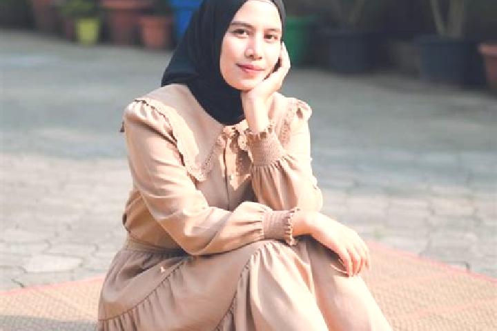Ellie, 34 — Escort in Karangsono, Indonesia