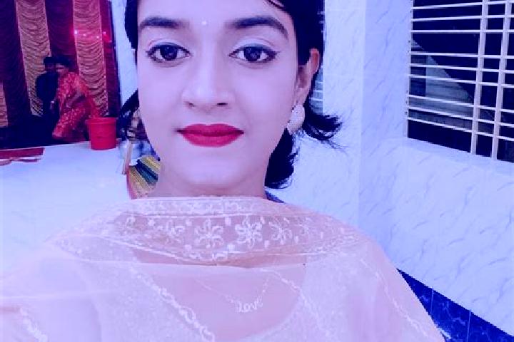 Ellie, 34 — Escort in Pranti, Indonesia