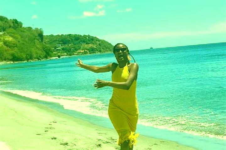 Ellie, 34 — Escort in Rosalie, Dominica