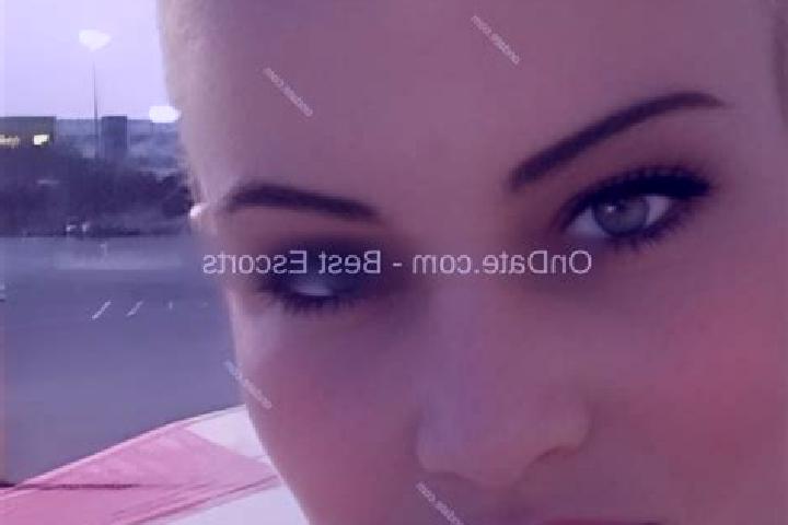 Ellie, 34 — Escort in Saint-Rosaire, Canada