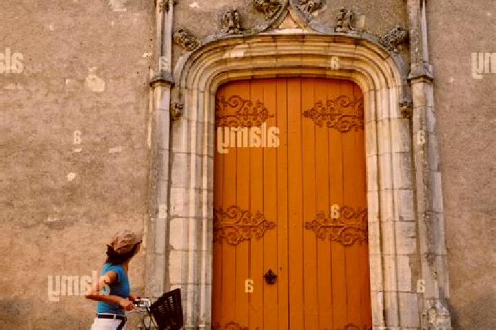 Ellie, 34 — Escort in Saint-Satur, France